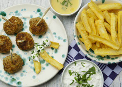 Gehaktballetjes met een komkommer-munt dipsaus