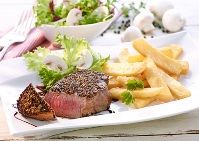 Rumsteak peperkorst Steakhouse friet